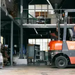 Lavorare al sicuro in una fabbrica calzaturificia: gli strumenti da utilizzare