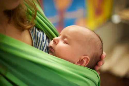 Marsupio per neonati, i motivi per sceglierlo