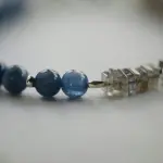 L'eleganza nei dettagli: come gli accessori trasformano un outfit