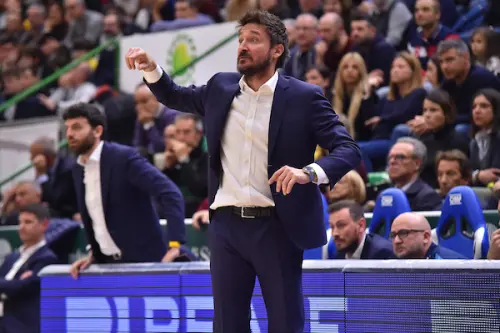 Basket, Sassari supera 108-96 Milano e vola in finale scudetto