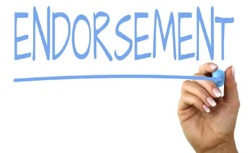 Endorsement: significato, utilizzo e valore nella comunicazione