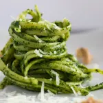 Pesto di zucchine: ricetta cremosa senza cottura