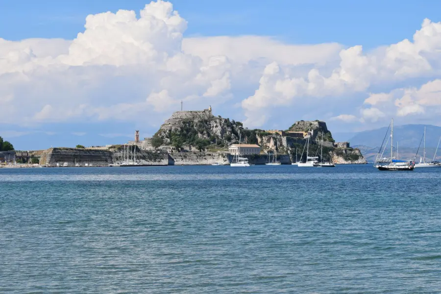 Corfù: spiagge, centro storico e Ionio