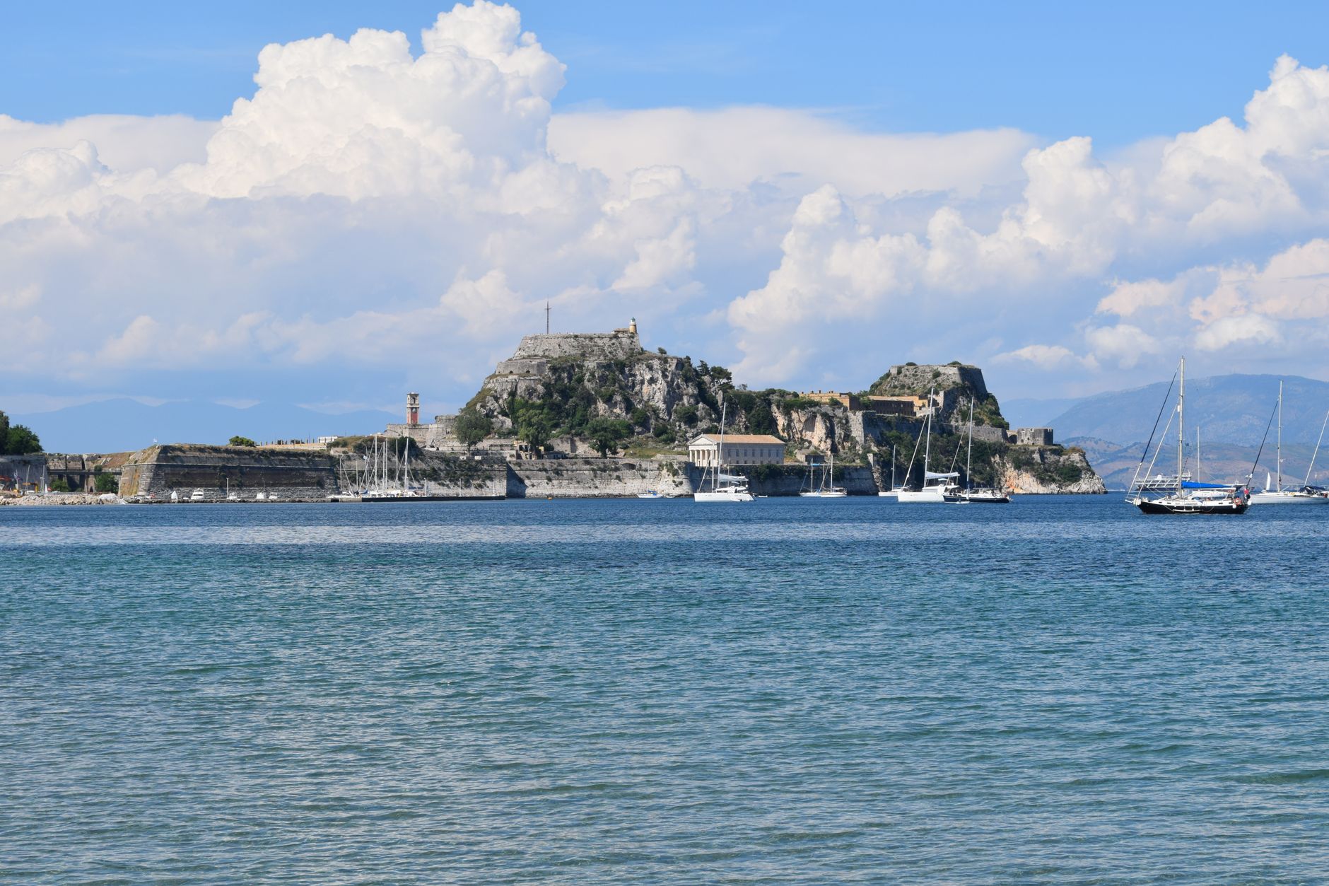 Corfù: spiagge, centro storico e Ionio